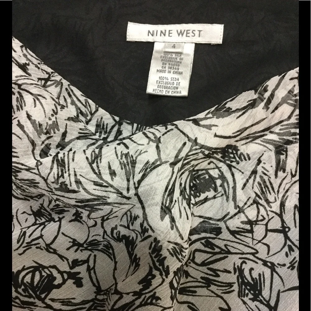 Nine West/women’s 2-piece, black and white set size 4 - Picture 6 of 6